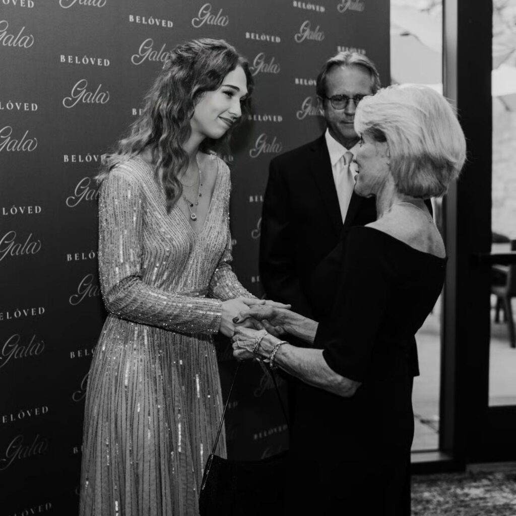 Akiane Greeting people at the Gala